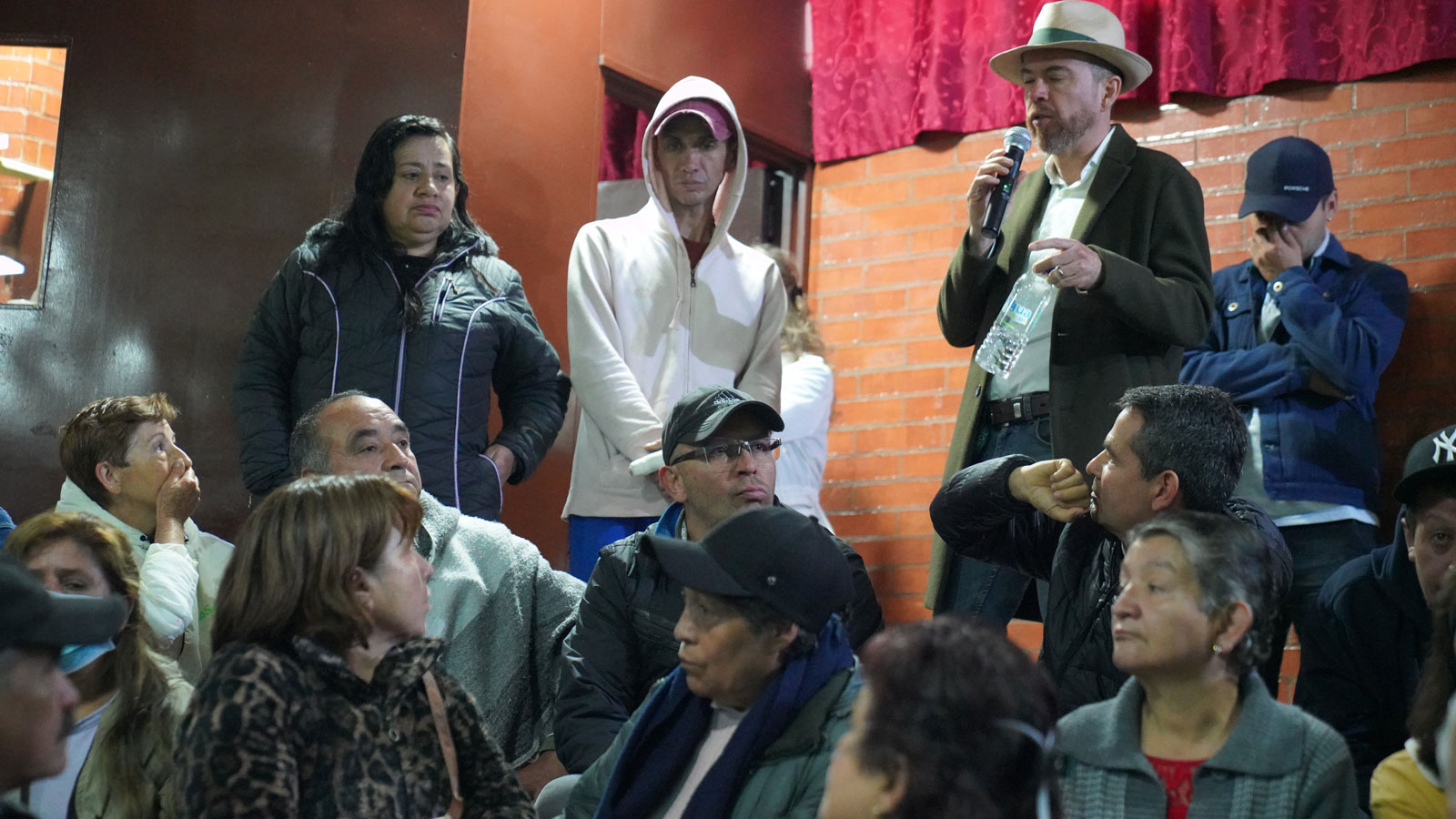 Rendimos cuentas a vecinos, habitantes y moradores de los sectores  en donde se construirán dos Manzanas del Cuidado 