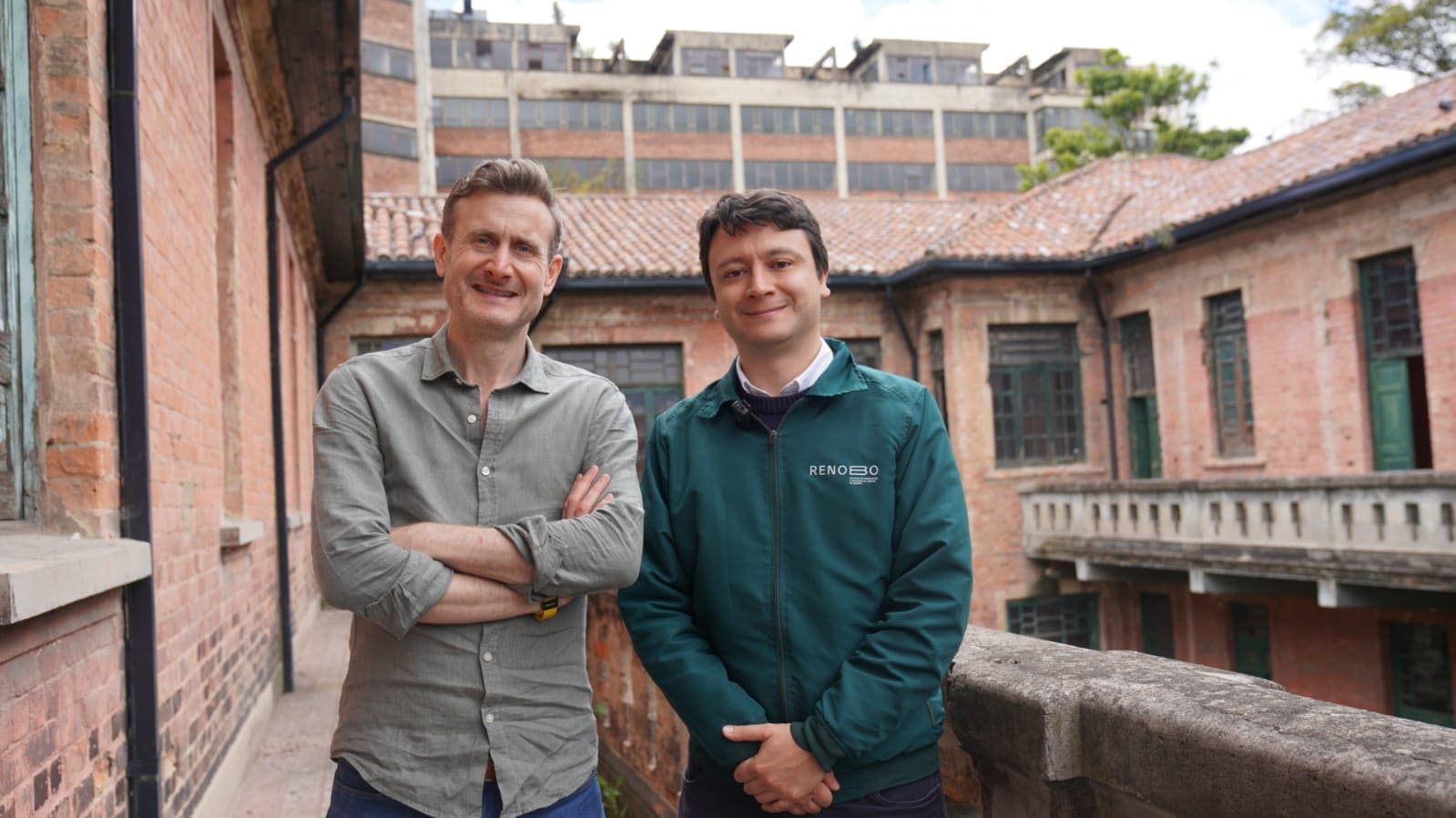 El embajador del Reino Unido recorrió los proyectos estratégicos de RenoBo en el centro de Bogotá