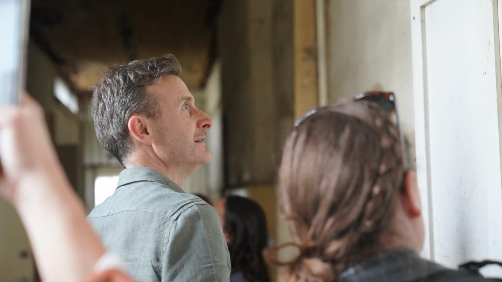 El embajador del Reino Unido recorrió los proyectos estratégicos de RenoBo en el centro de Bogotá