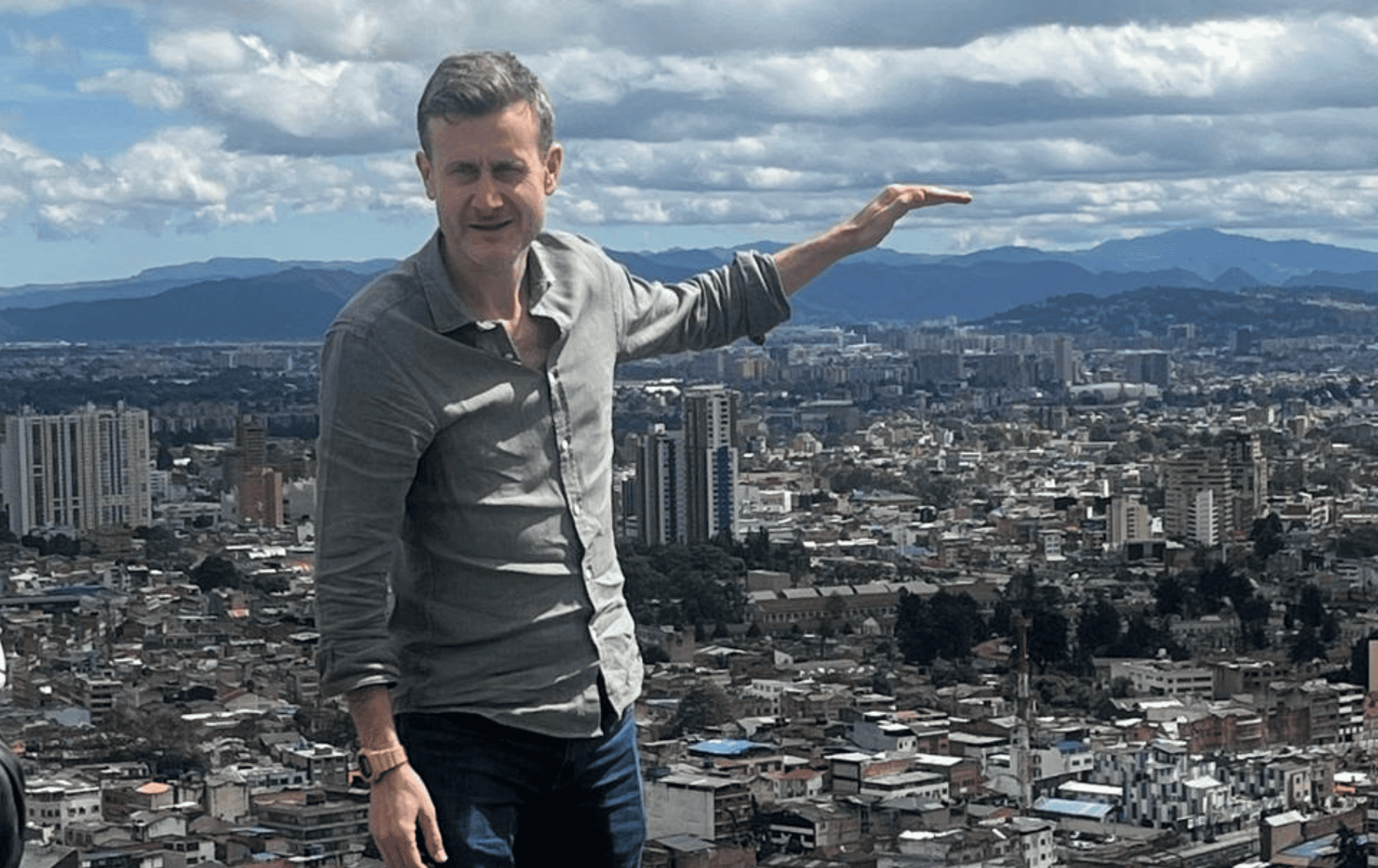 El embajador del Reino Unido recorrió los proyectos estratégicos de RenoBo en el centro de Bogotá